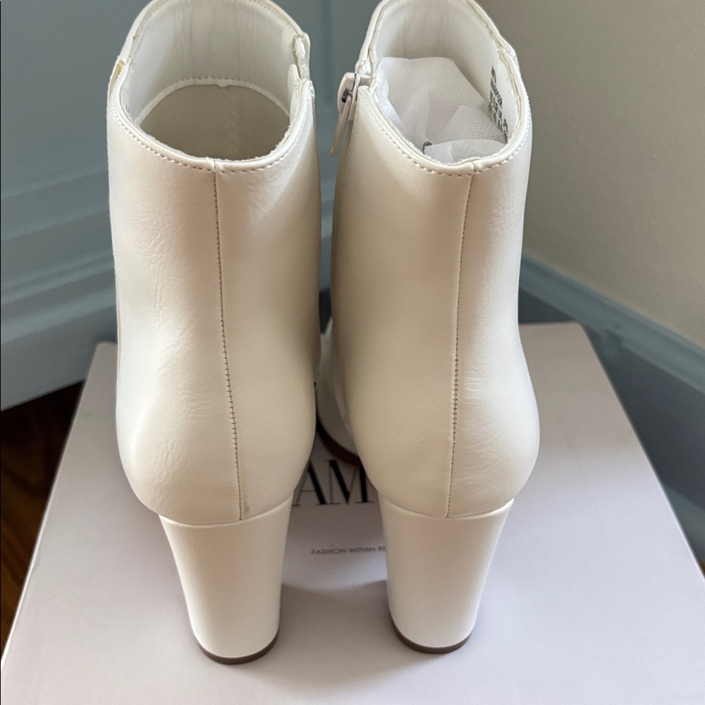 Dream Pairs Women's Elegant White Heeled Boots - Picture 6 of 6